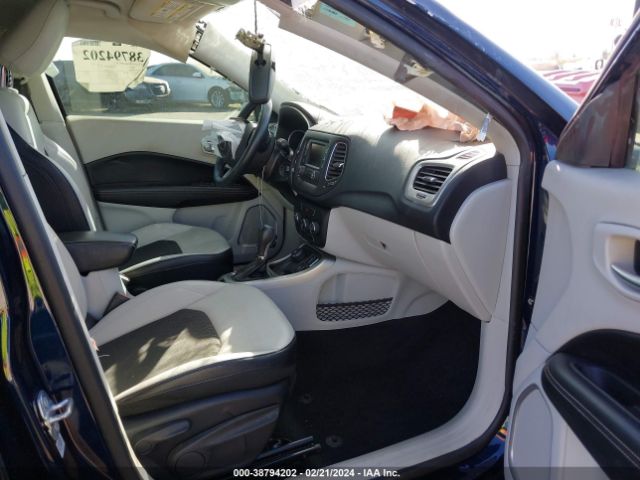 Photo 4 VIN: 3C4NJDBB7JT493026 - JEEP COMPASS 