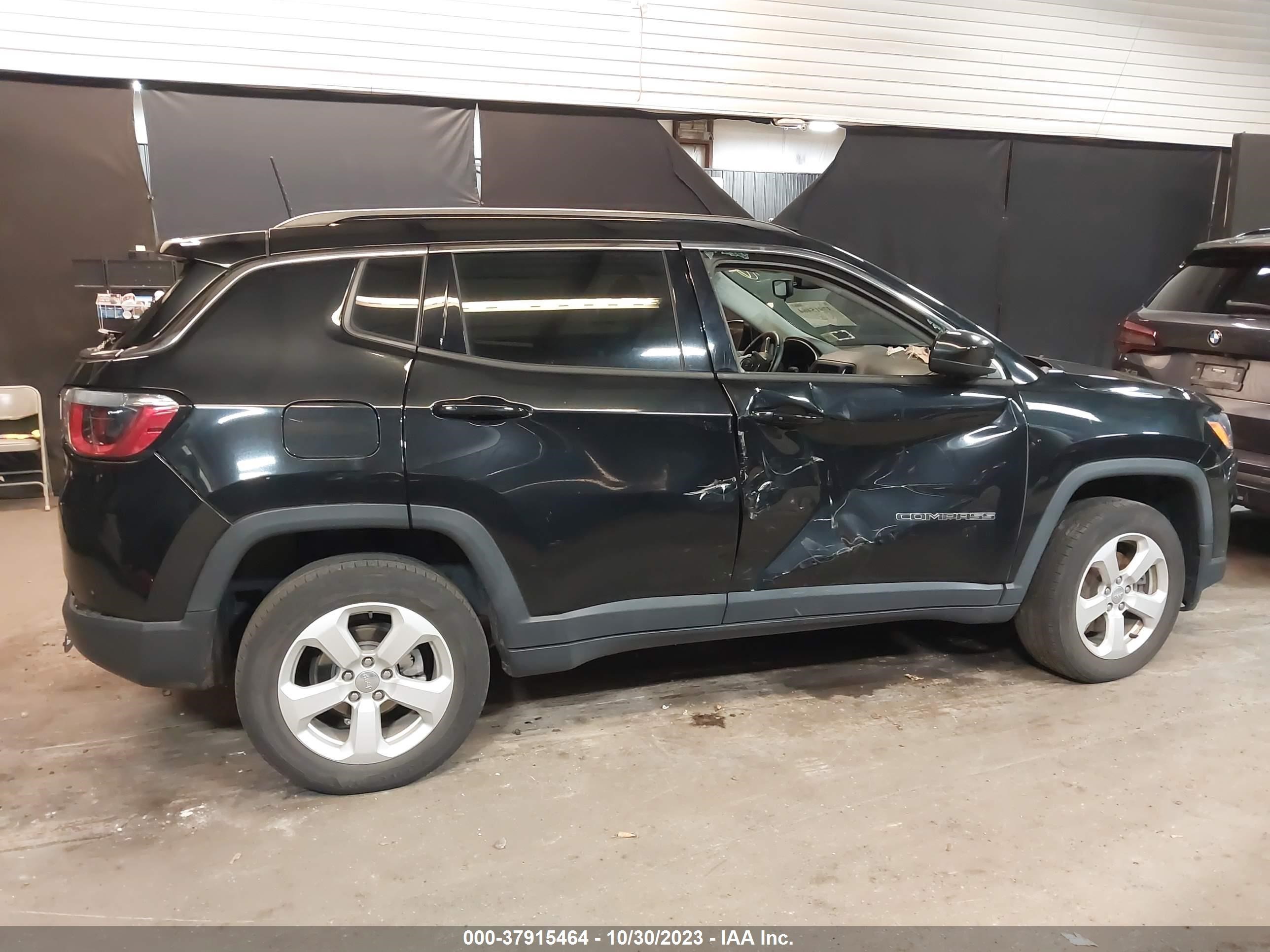 Photo 12 VIN: 3C4NJDBB7KT813432 - JEEP COMPASS 