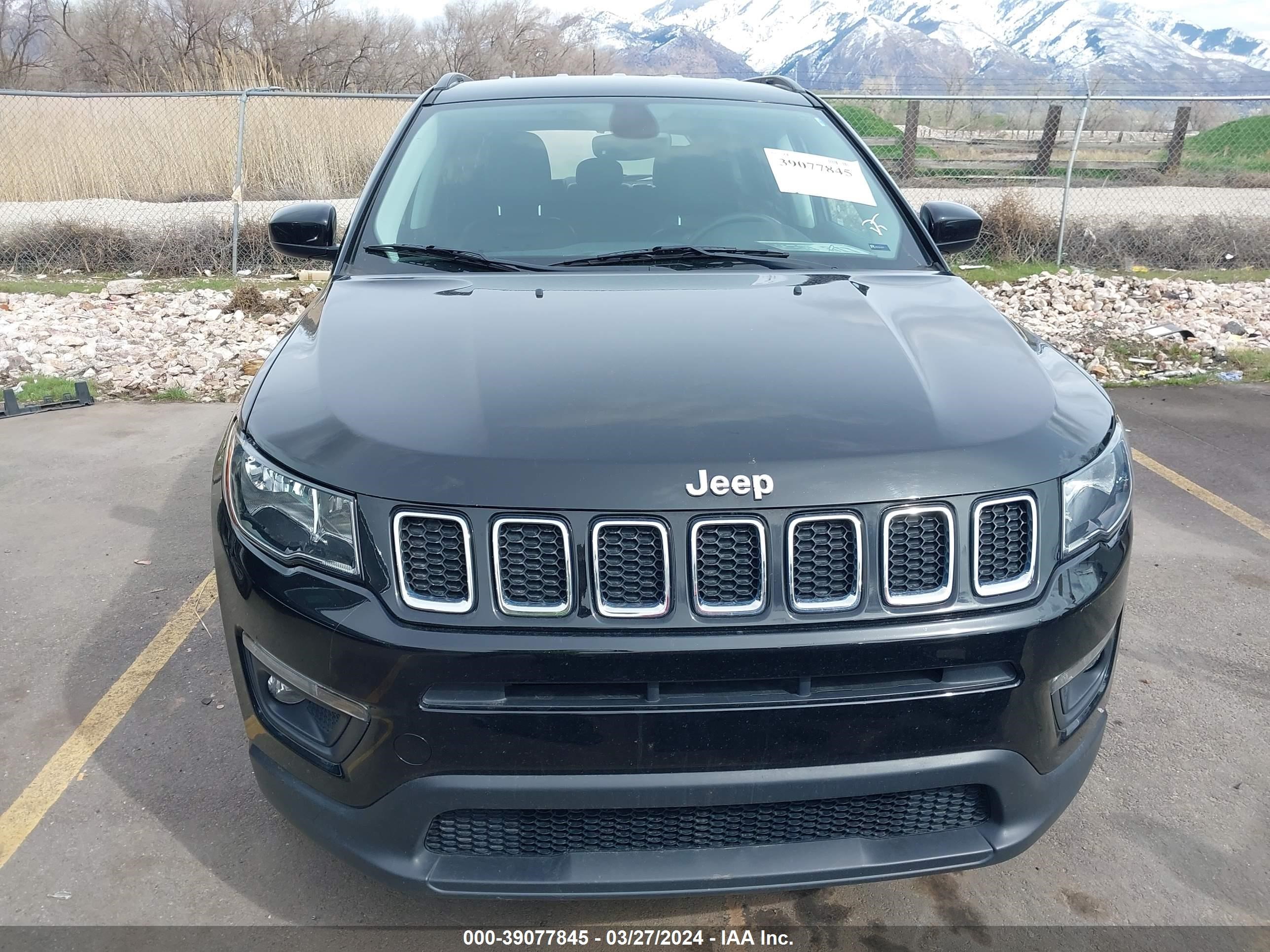 Photo 12 VIN: 3C4NJDBB8JT107858 - JEEP COMPASS 