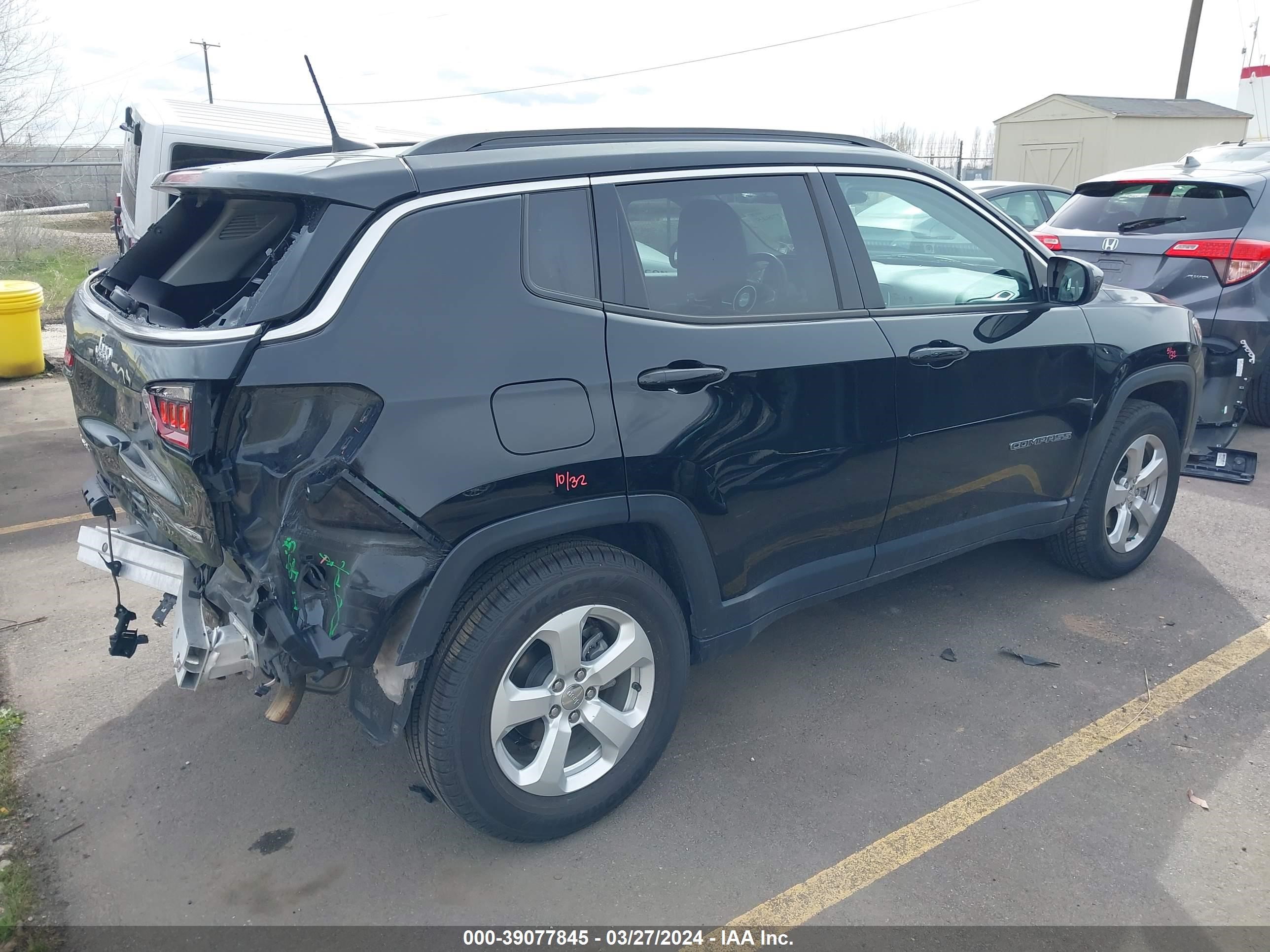 Photo 3 VIN: 3C4NJDBB8JT107858 - JEEP COMPASS 