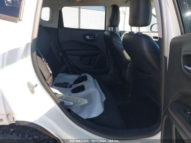 Photo 7 VIN: 3C4NJDBB8JT162326 - JEEP COMPASS 