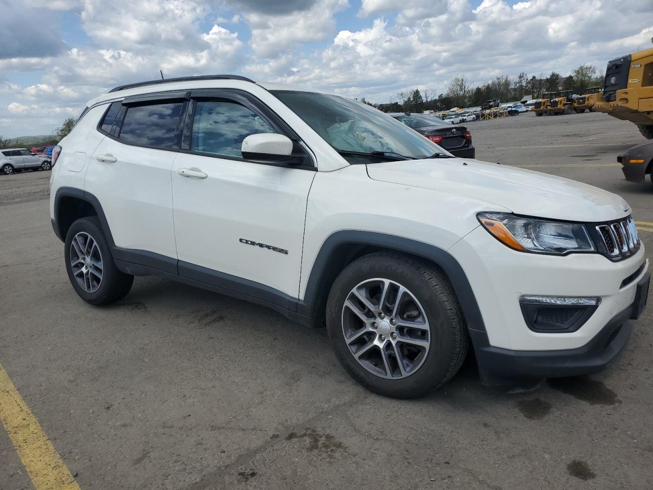 Photo 3 VIN: 3C4NJDBB8JT162472 - JEEP COMPASS 