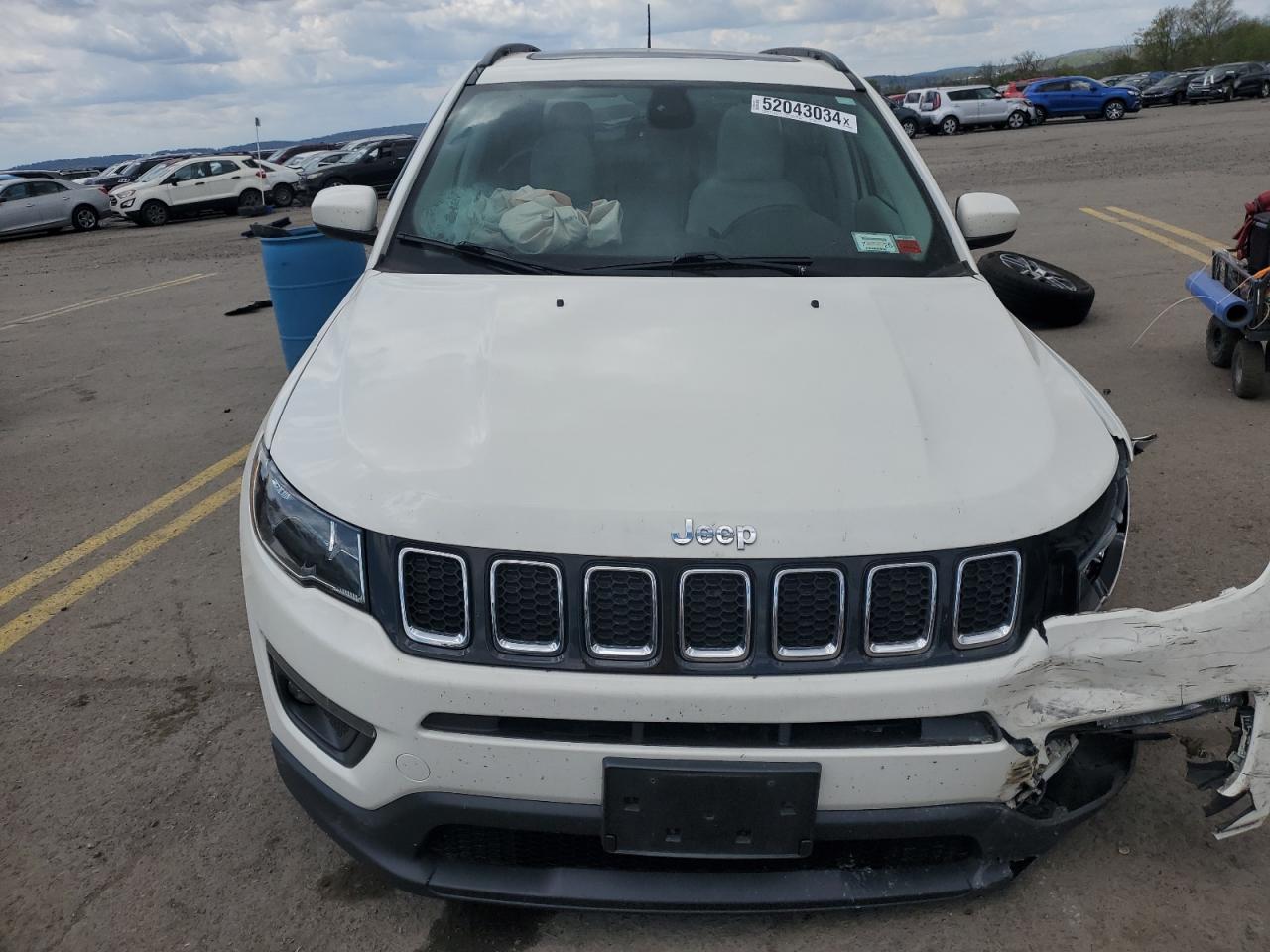 Photo 4 VIN: 3C4NJDBB8JT162472 - JEEP COMPASS 