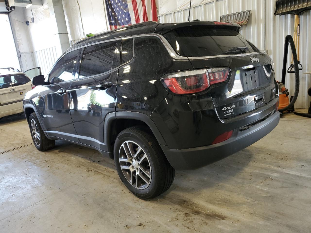 Photo 1 VIN: 3C4NJDBB8JT238188 - JEEP COMPASS 