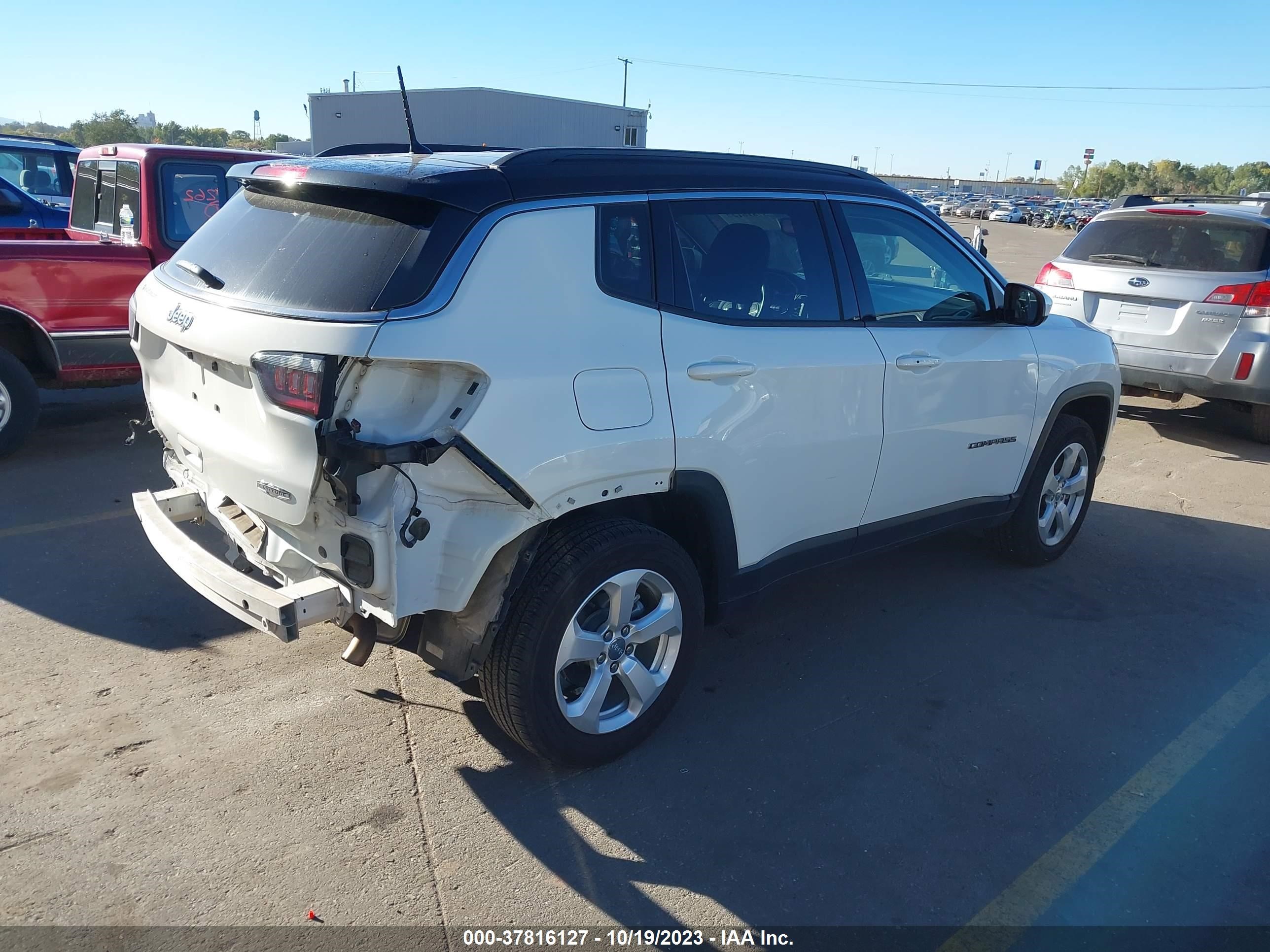 Photo 3 VIN: 3C4NJDBB8JT261311 - JEEP COMPASS 