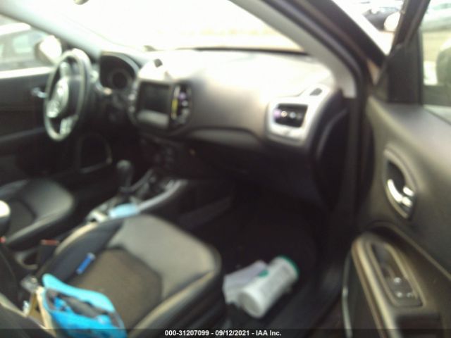 Photo 4 VIN: 3C4NJDBB8JT307879 - JEEP COMPASS 