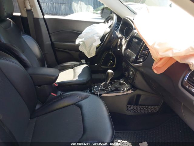 Photo 4 VIN: 3C4NJDBB8JT397454 - JEEP COMPASS 