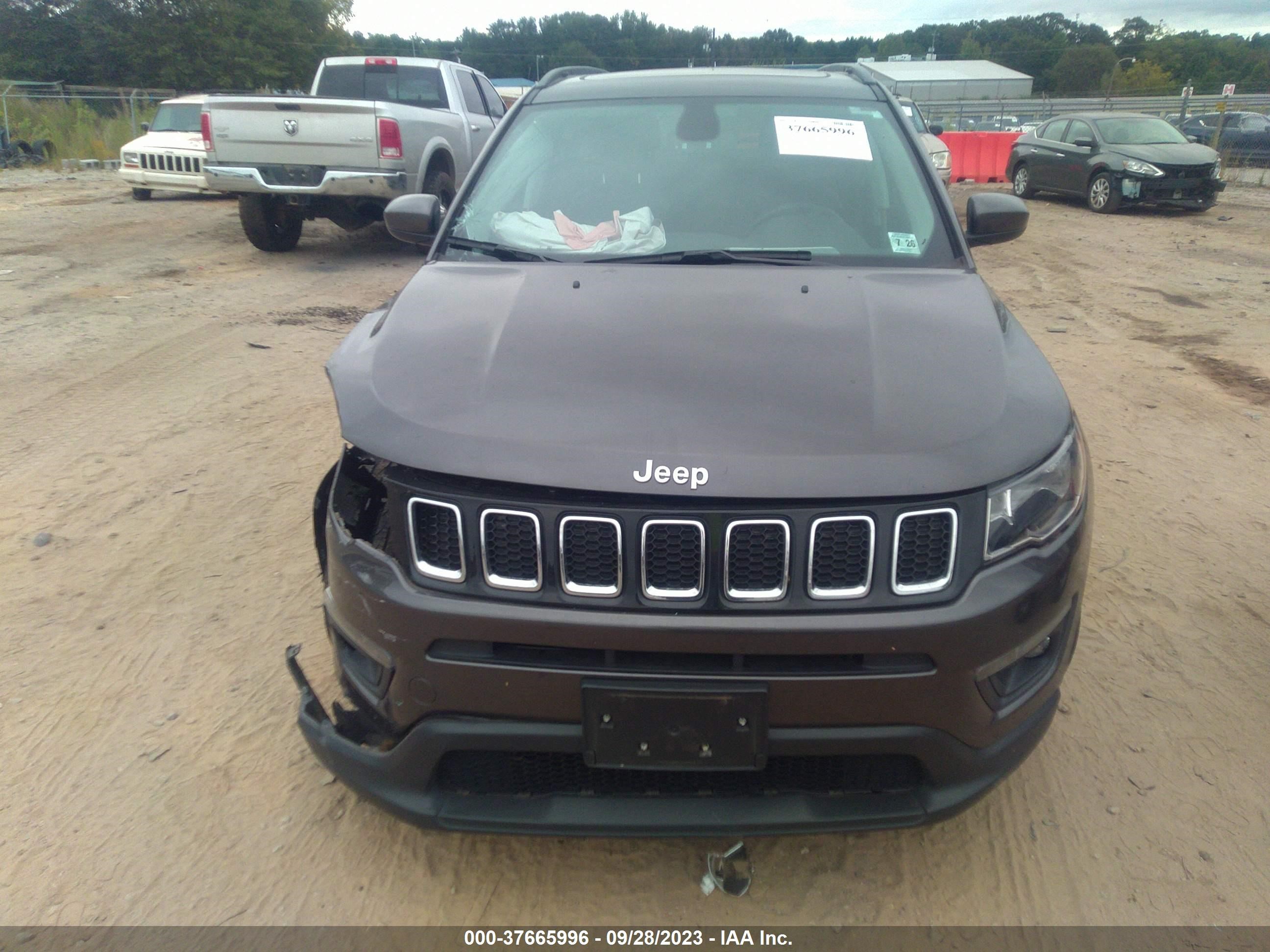 Photo 11 VIN: 3C4NJDBB8MT569910 - JEEP COMPASS 