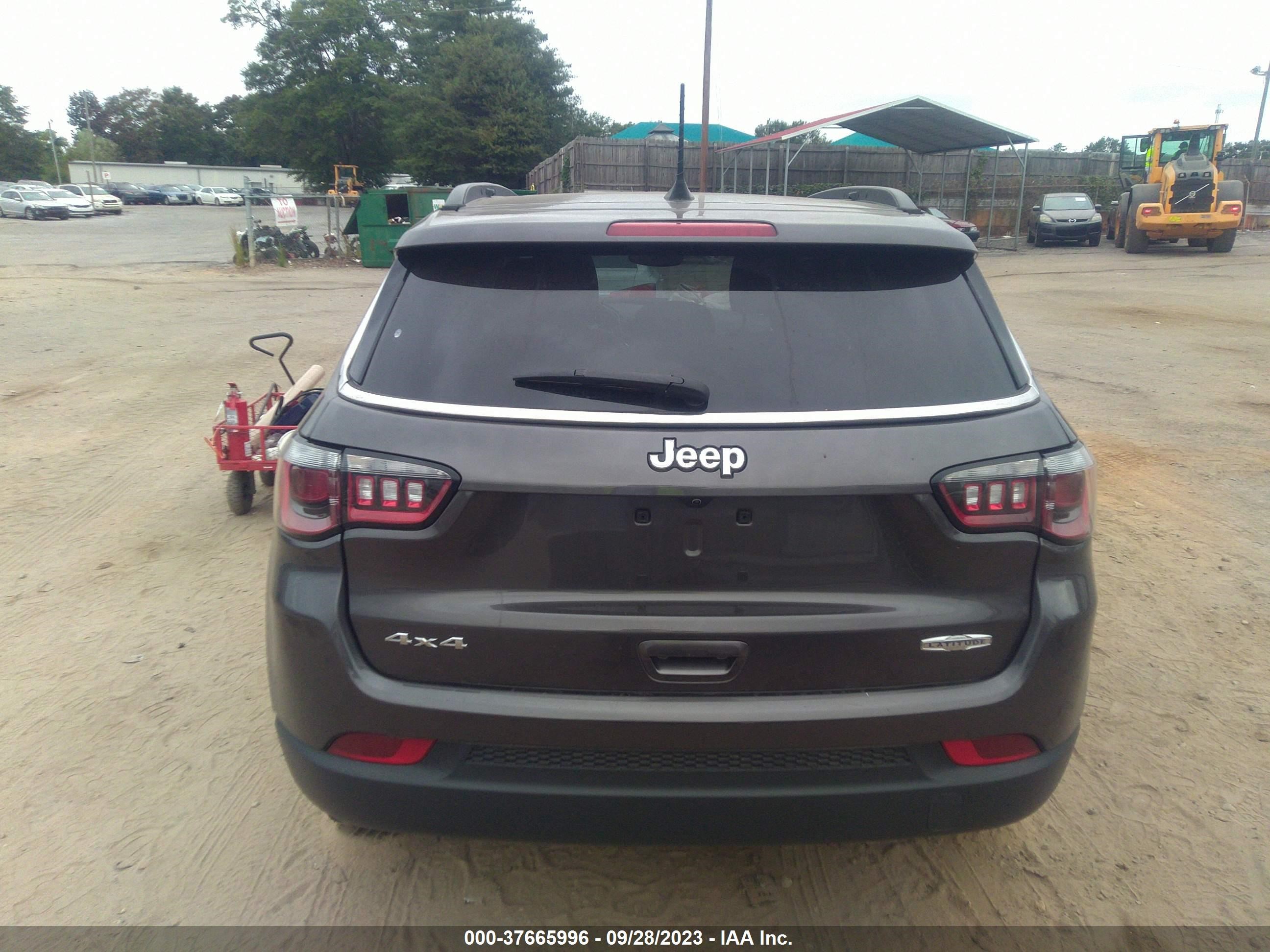 Photo 15 VIN: 3C4NJDBB8MT569910 - JEEP COMPASS 