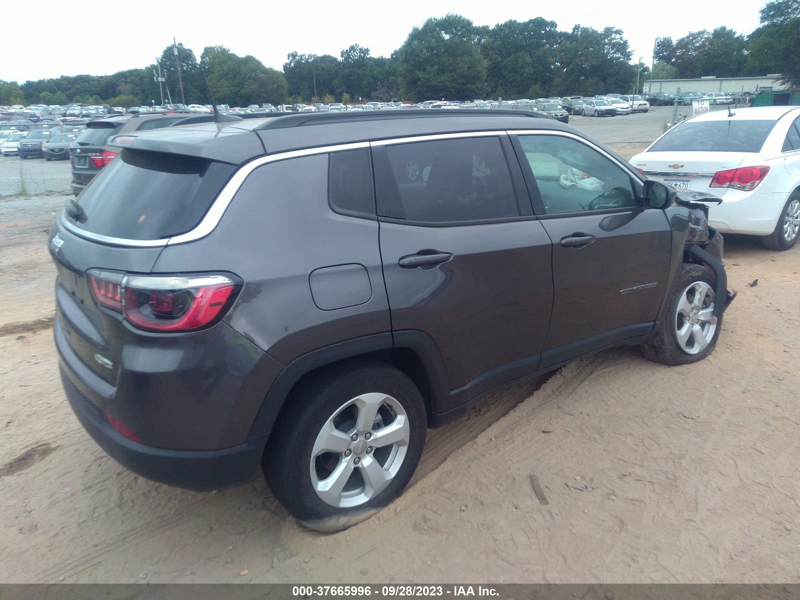 Photo 3 VIN: 3C4NJDBB8MT569910 - JEEP COMPASS 