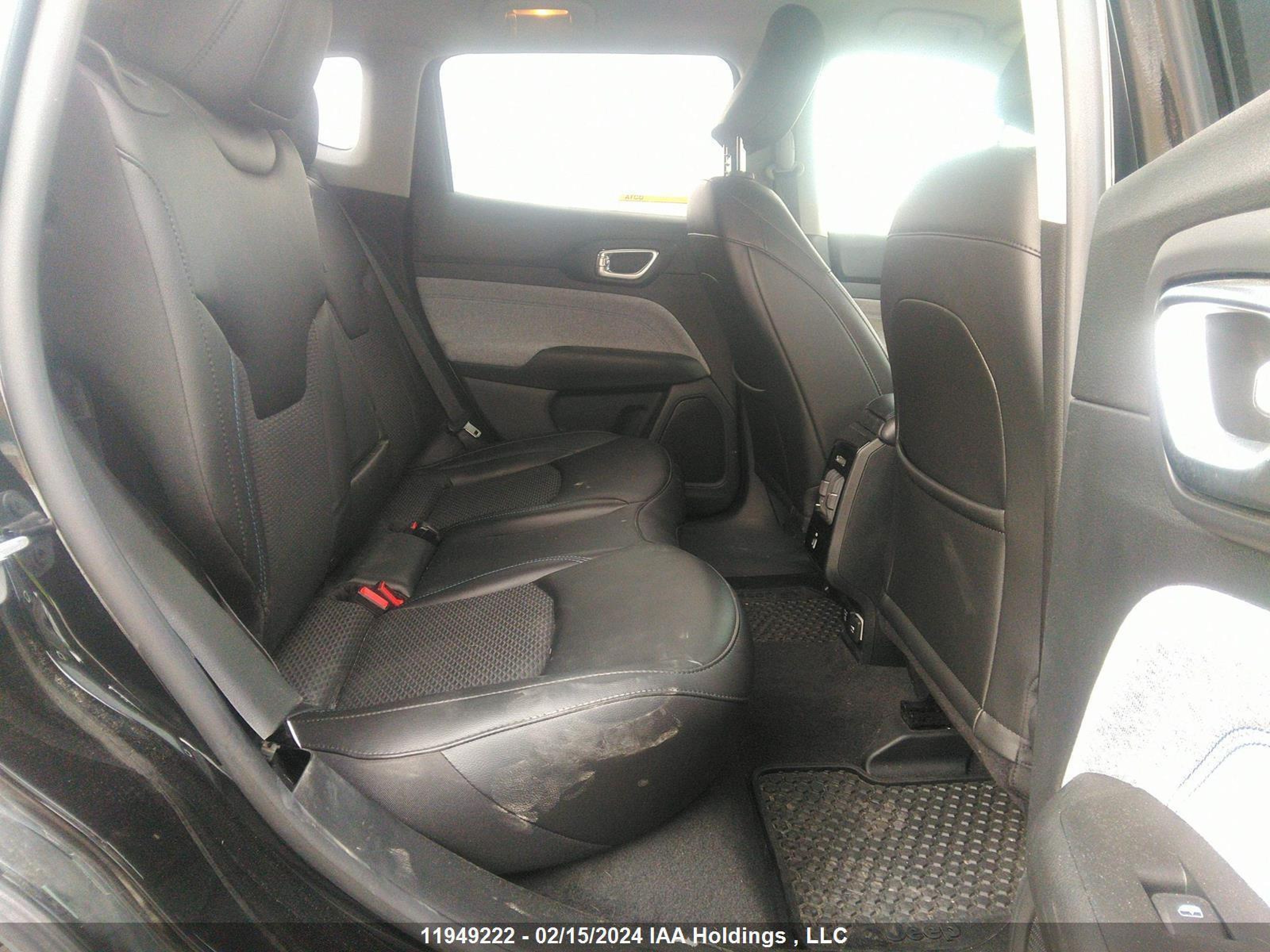 Photo 7 VIN: 3C4NJDBB8NT141546 - JEEP COMPASS 