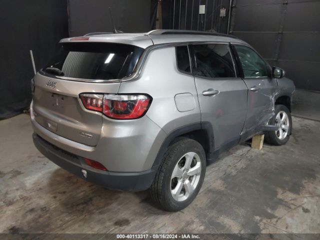 Photo 3 VIN: 3C4NJDBB9JT127732 - JEEP COMPASS 