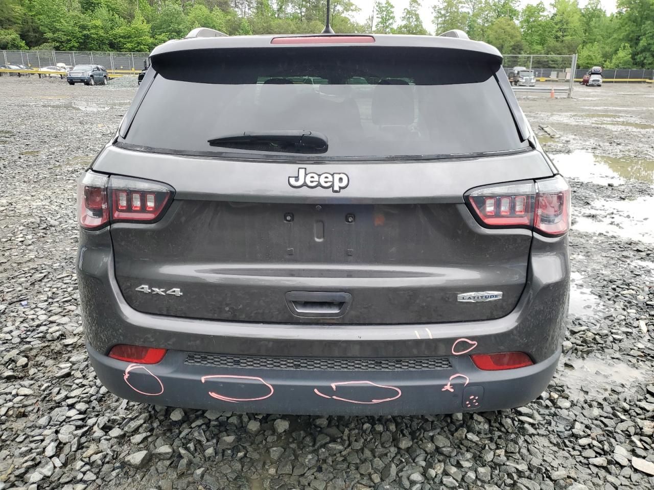 Photo 5 VIN: 3C4NJDBB9JT283012 - JEEP COMPASS 