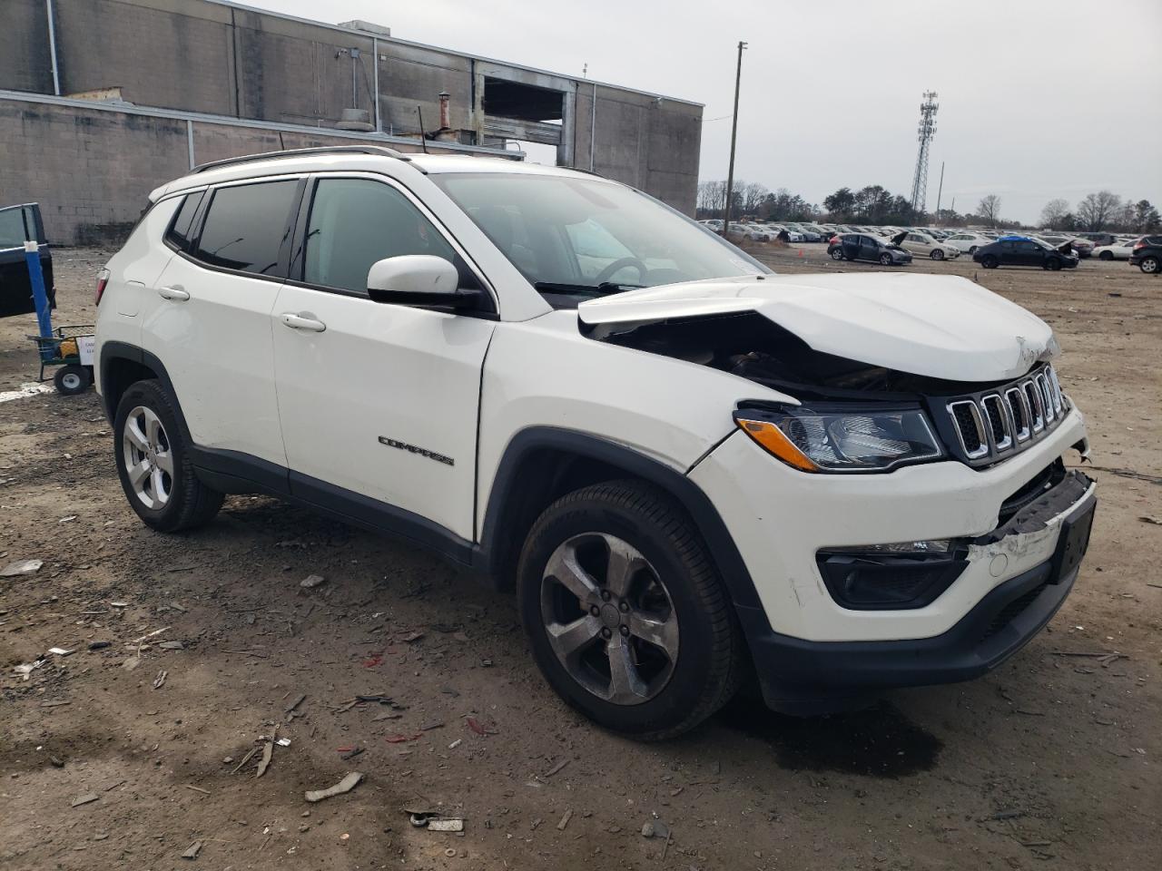 Photo 3 VIN: 3C4NJDBB9JT284709 - JEEP COMPASS 