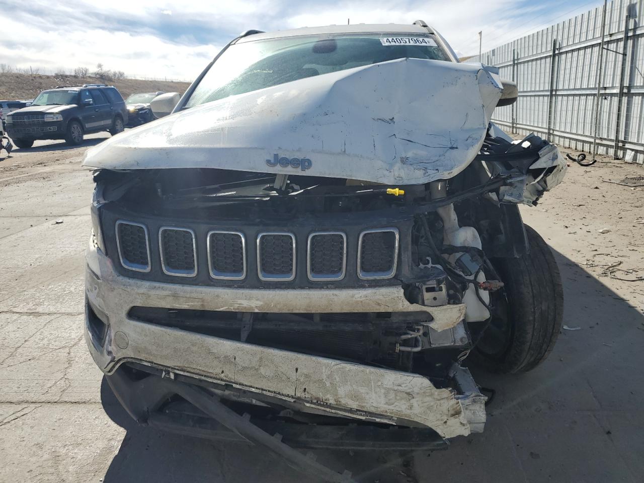 Photo 4 VIN: 3C4NJDBB9KT629187 - JEEP COMPASS 