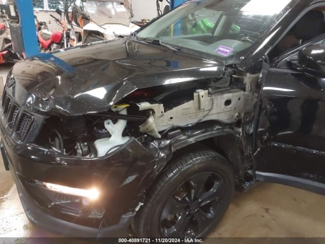 Photo 5 VIN: 3C4NJDBB9KT828627 - JEEP COMPASS 