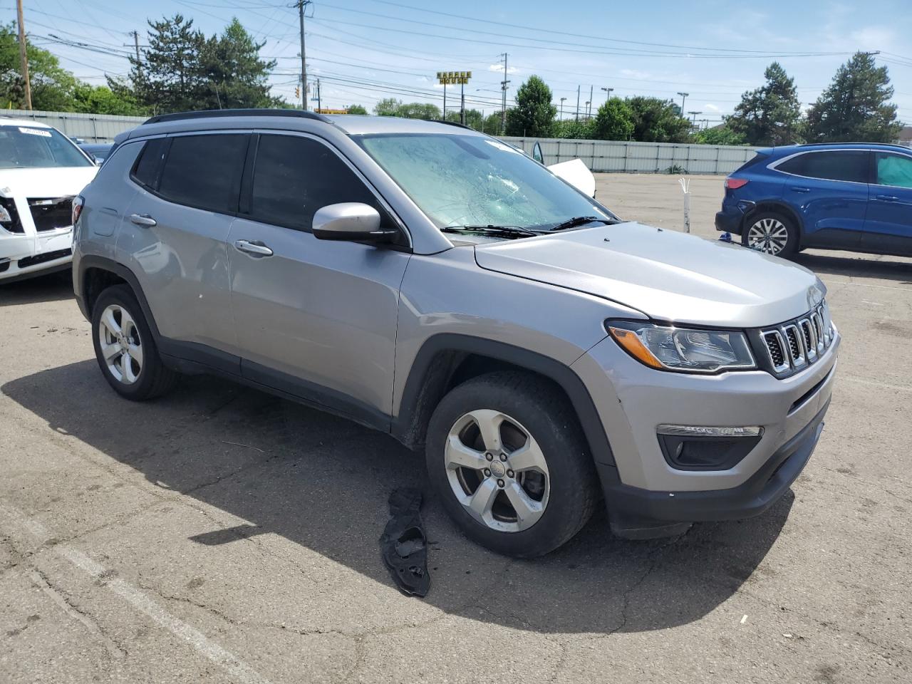 Photo 3 VIN: 3C4NJDBBXJT147326 - JEEP COMPASS 