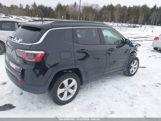 Photo 3 VIN: 3C4NJDBBXJT154678 - JEEP COMPASS 