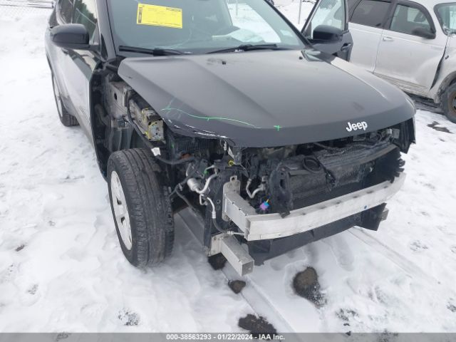 Photo 5 VIN: 3C4NJDBBXJT154678 - JEEP COMPASS 