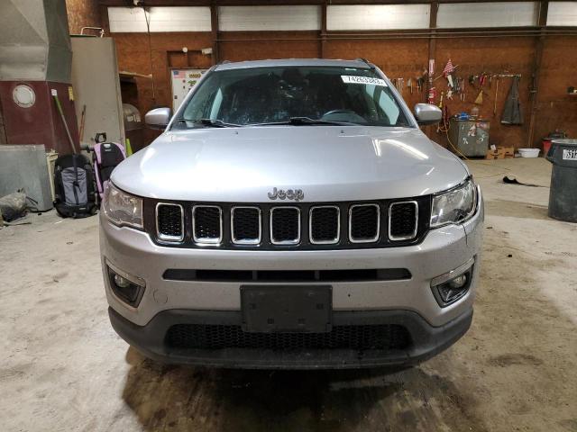 Photo 4 VIN: 3C4NJDBBXJT180679 - JEEP COMPASS 