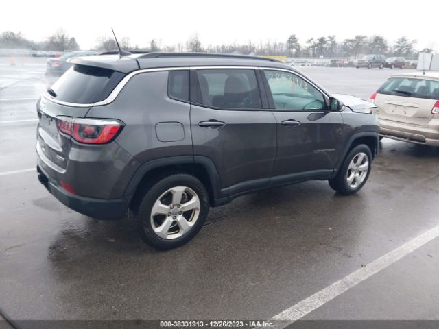 Photo 3 VIN: 3C4NJDBBXJT231064 - JEEP COMPASS 