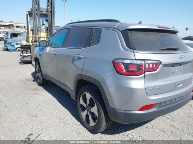 Photo 2 VIN: 3C4NJDBBXJT282323 - JEEP COMPASS 