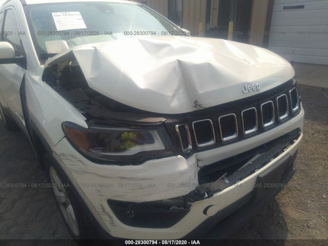 Photo 5 VIN: 3C4NJDBBXJT333058 - JEEP COMPASS 