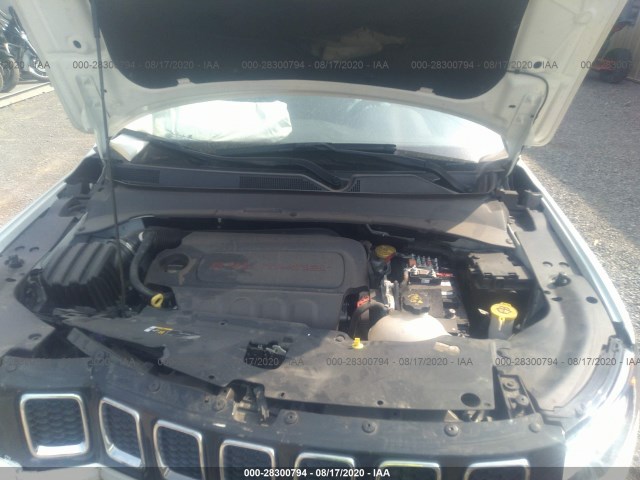 Photo 9 VIN: 3C4NJDBBXJT333058 - JEEP COMPASS 