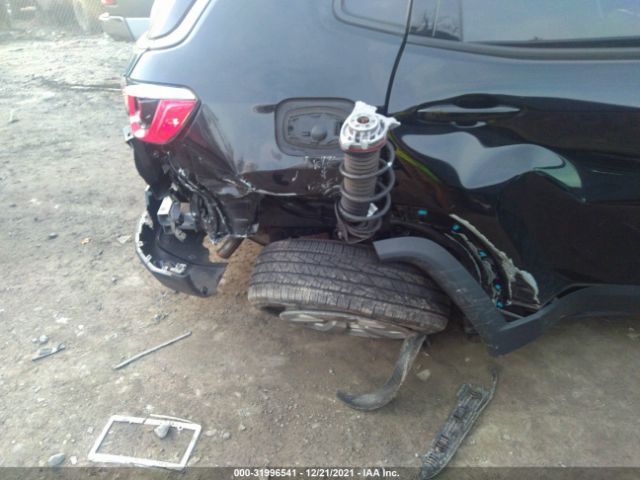 Photo 5 VIN: 3C4NJDBBXJT354699 - JEEP COMPASS 