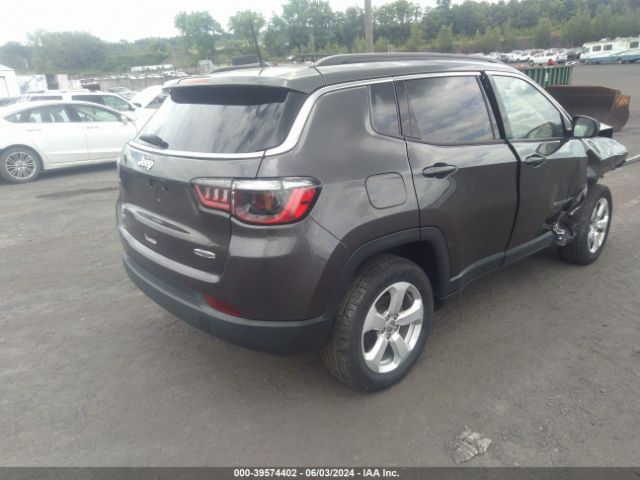 Photo 3 VIN: 3C4NJDBBXJT373298 - JEEP COMPASS 