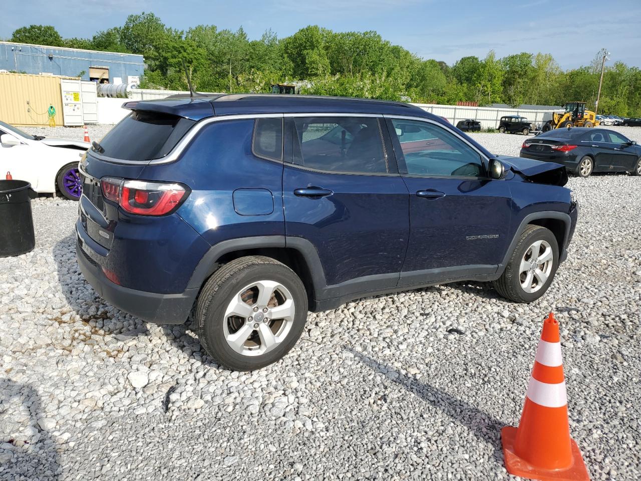 Photo 2 VIN: 3C4NJDBBXJT480819 - JEEP COMPASS 