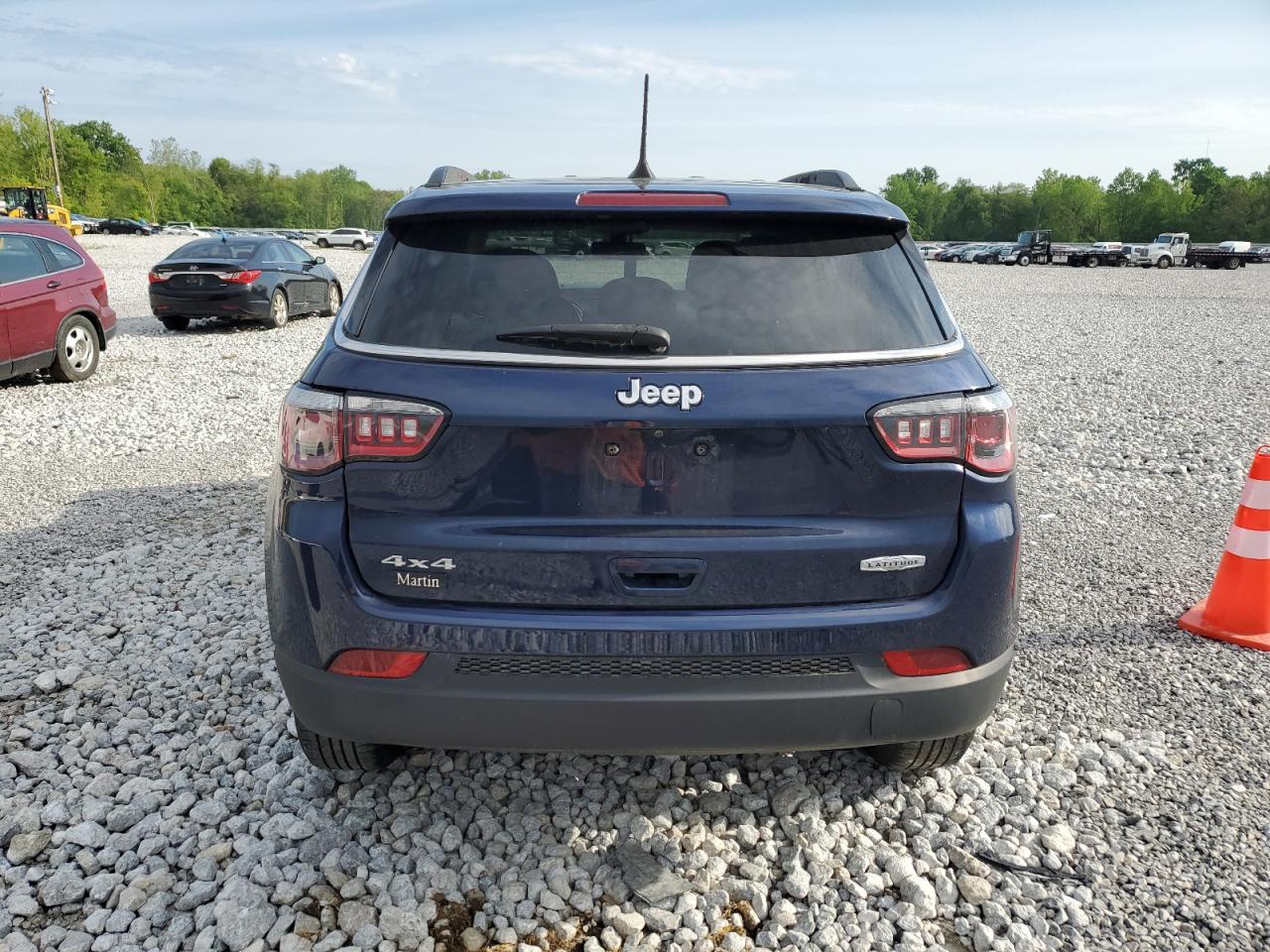 Photo 5 VIN: 3C4NJDBBXJT480819 - JEEP COMPASS 