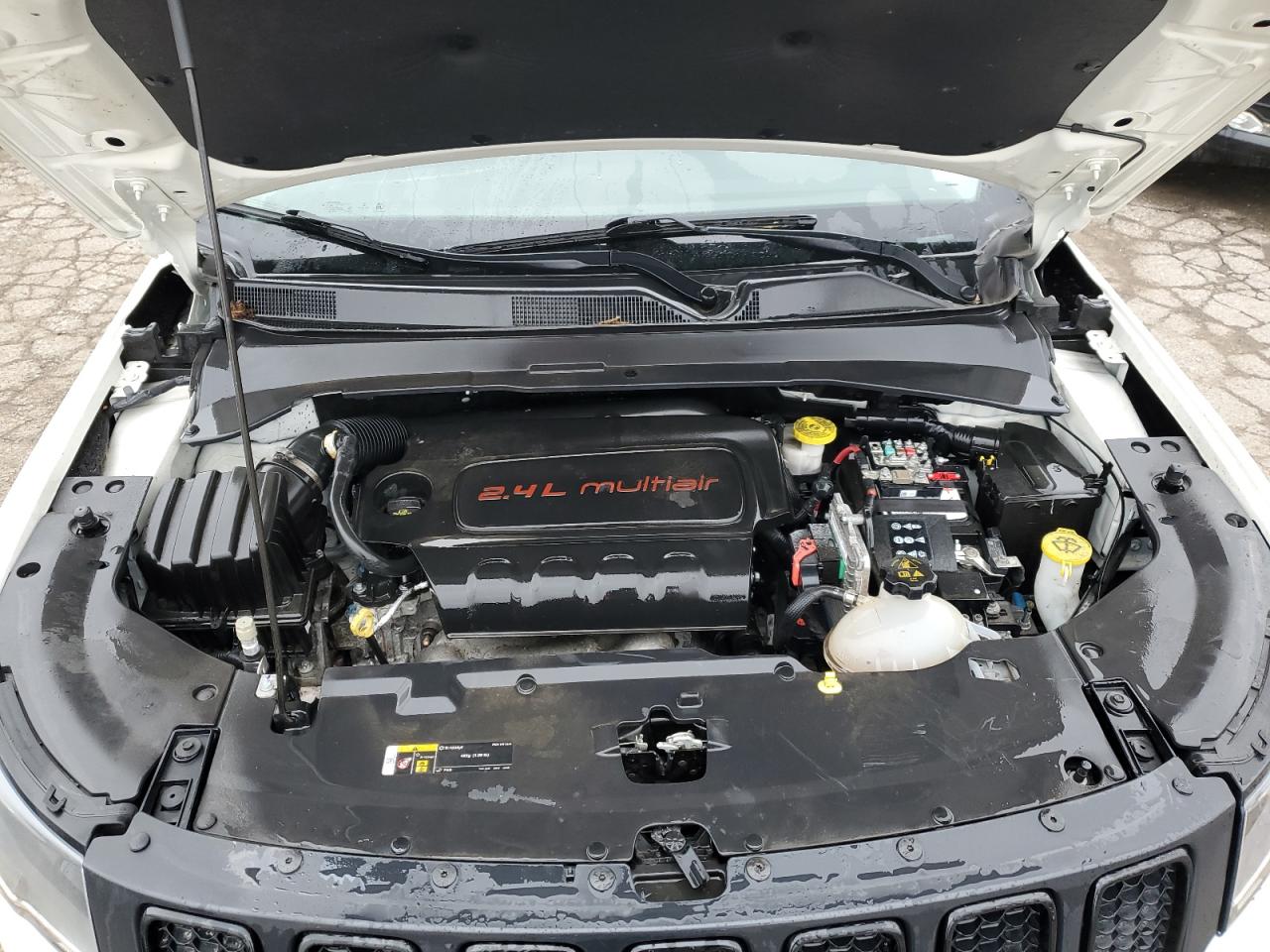 Photo 10 VIN: 3C4NJDBBXMT586532 - JEEP COMPASS 