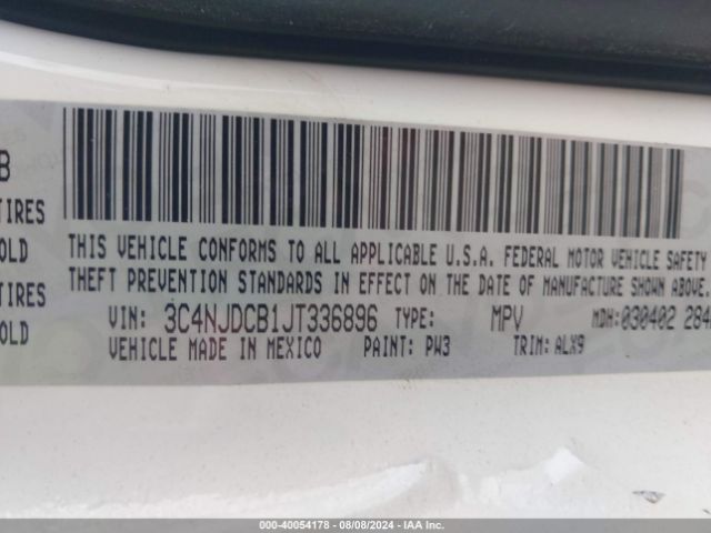 Photo 8 VIN: 3C4NJDCB1JT336896 - JEEP COMPASS 