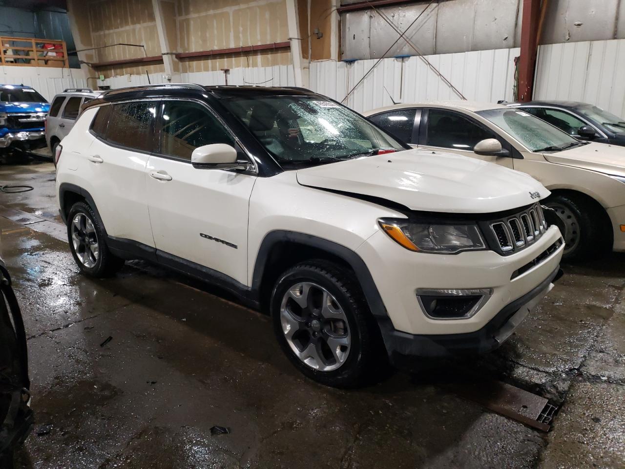 Photo 3 VIN: 3C4NJDCB1JT399786 - JEEP COMPASS 