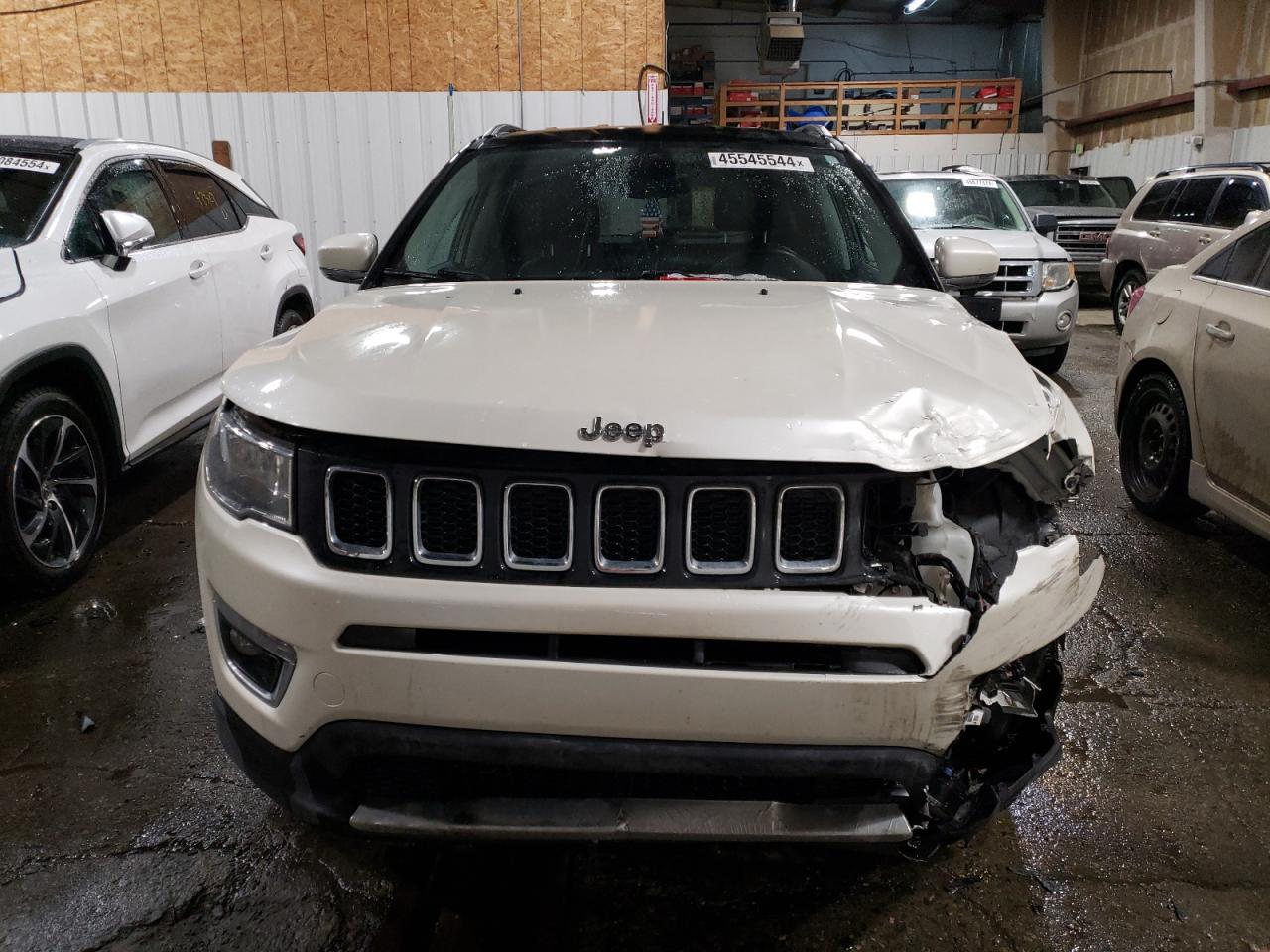 Photo 4 VIN: 3C4NJDCB1JT399786 - JEEP COMPASS 