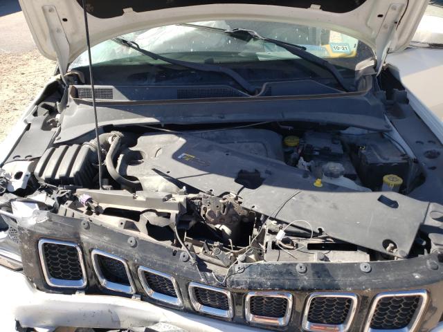 Photo 6 VIN: 3C4NJDCB2HT630950 - JEEP COMPASS LI 