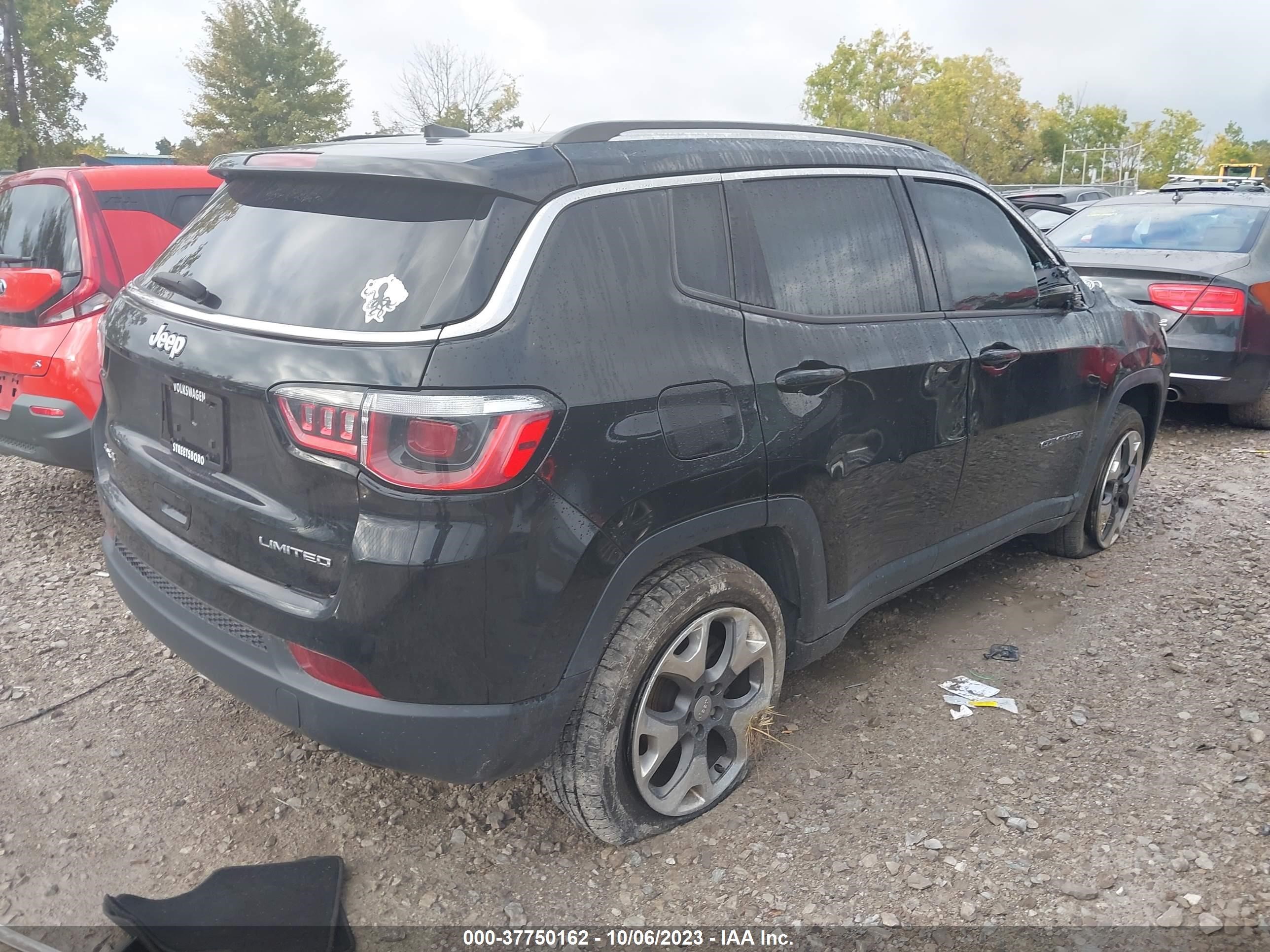 Photo 3 VIN: 3C4NJDCB2JT230182 - JEEP COMPASS 