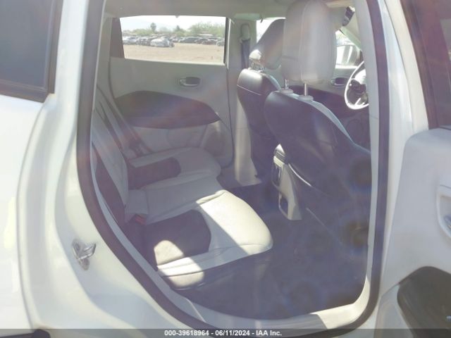 Photo 7 VIN: 3C4NJDCB2JT355778 - JEEP COMPASS 