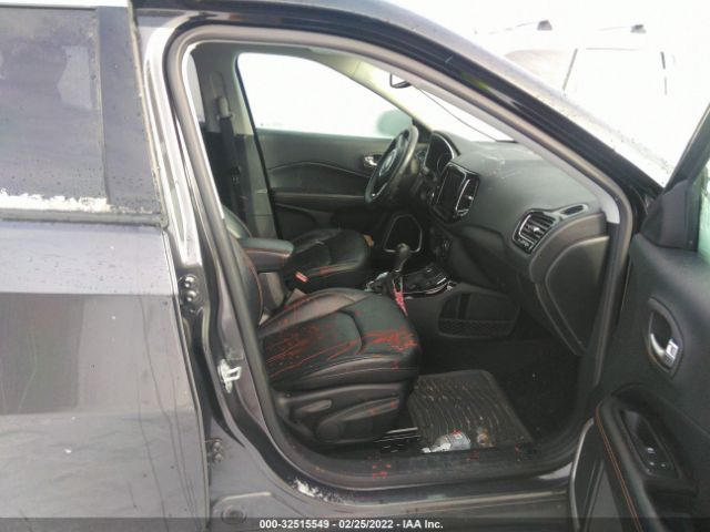 Photo 4 VIN: 3C4NJDCB3JT107765 - JEEP COMPASS 