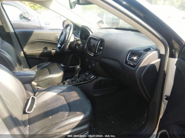 Photo 4 VIN: 3C4NJDCB3JT144797 - JEEP COMPASS 