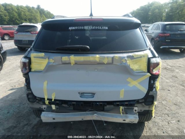 Photo 5 VIN: 3C4NJDCB3JT144797 - JEEP COMPASS 