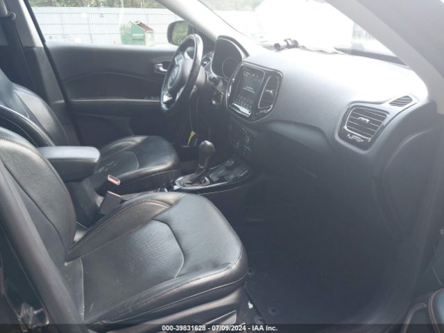 Photo 4 VIN: 3C4NJDCB3JT402087 - JEEP COMPASS 