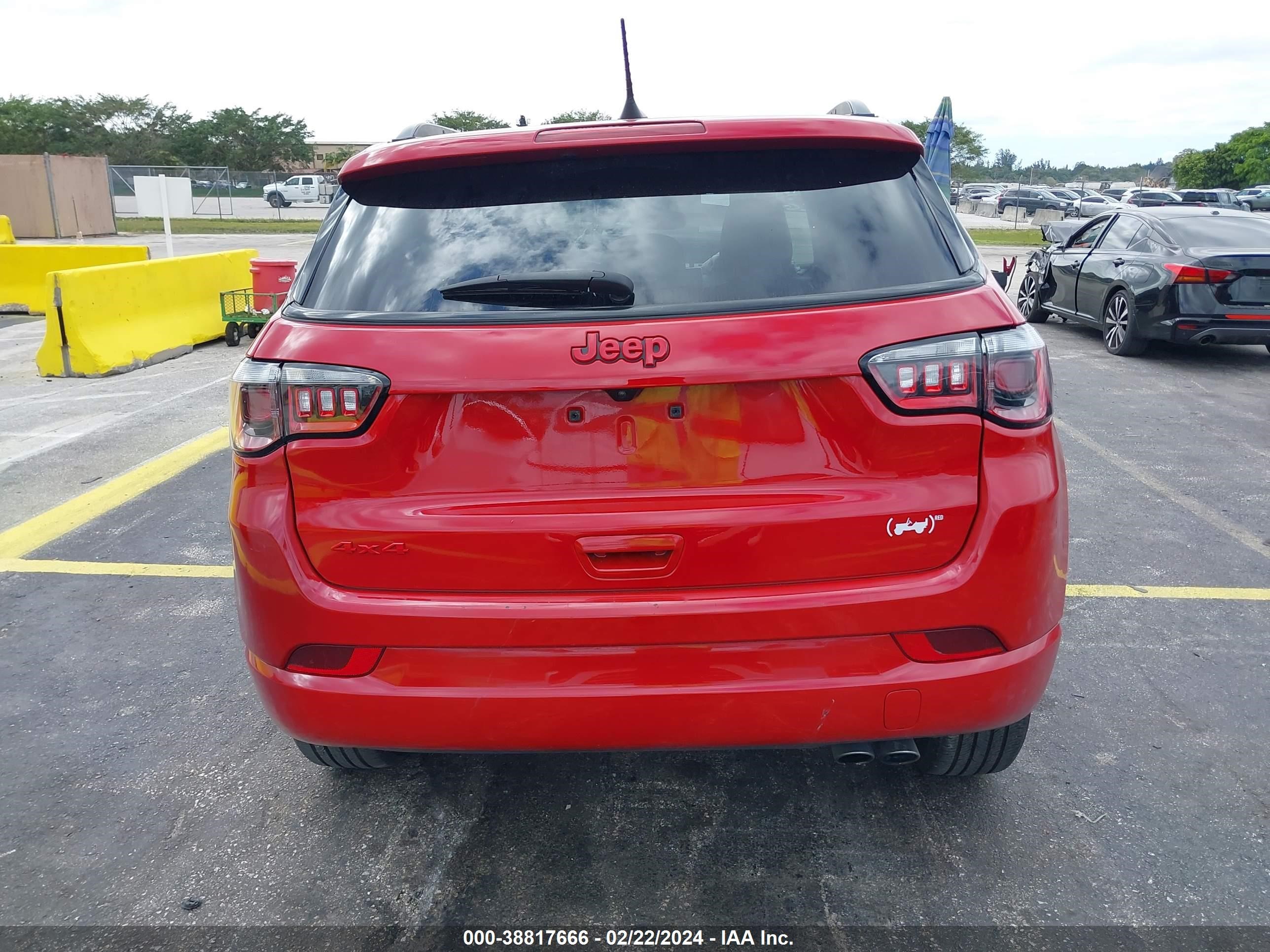 Photo 16 VIN: 3C4NJDCB3NT228060 - JEEP COMPASS 