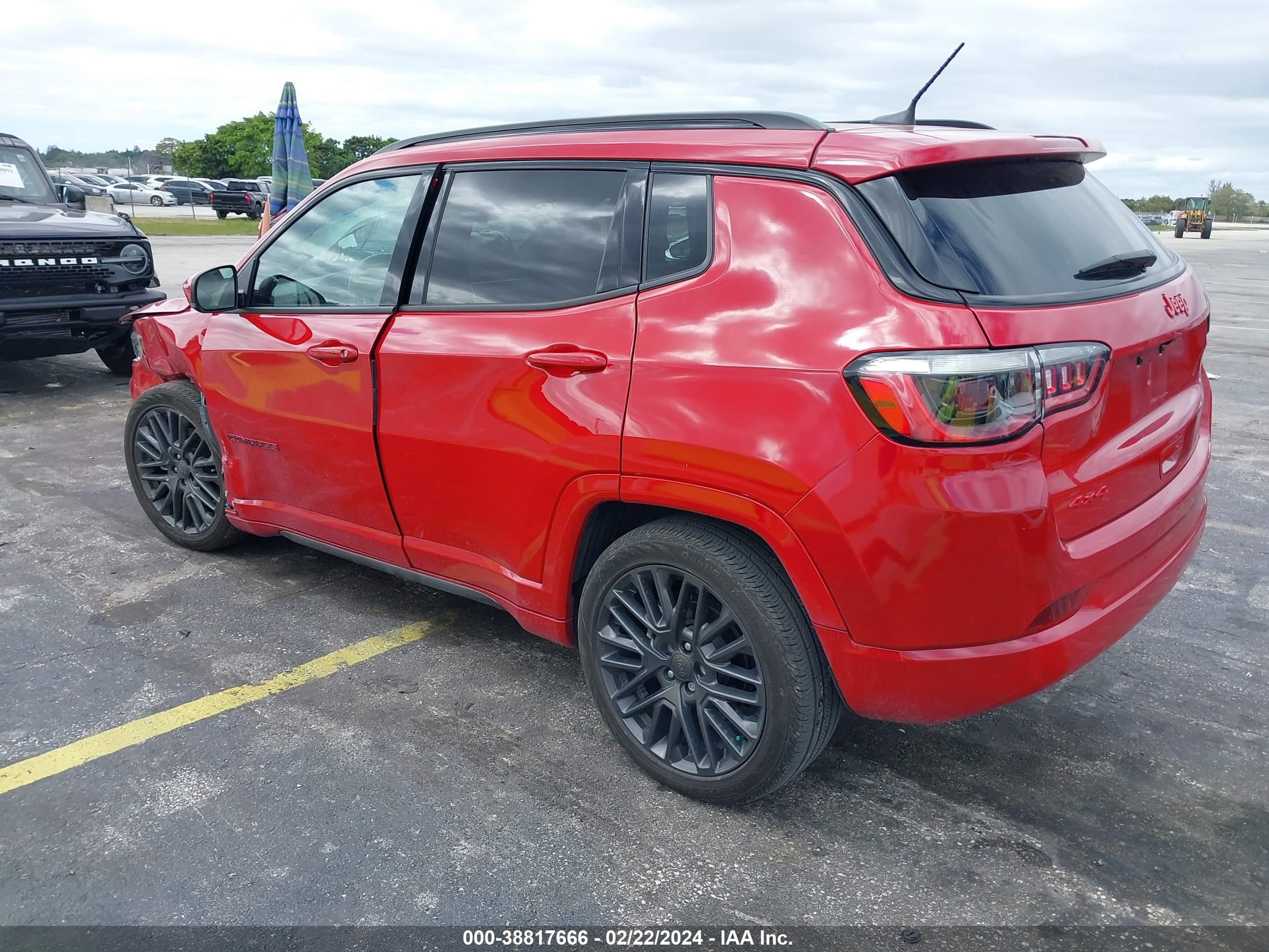 Photo 2 VIN: 3C4NJDCB3NT228060 - JEEP COMPASS 