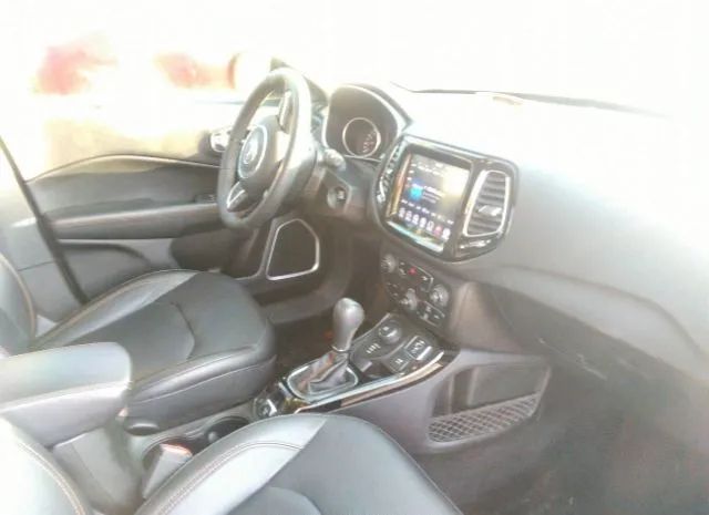 Photo 4 VIN: 3C4NJDCB4KT673337 - JEEP COMPASS 