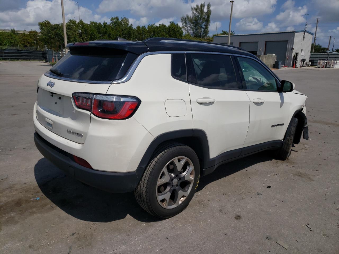 Photo 2 VIN: 3C4NJDCB4KT673757 - JEEP COMPASS 