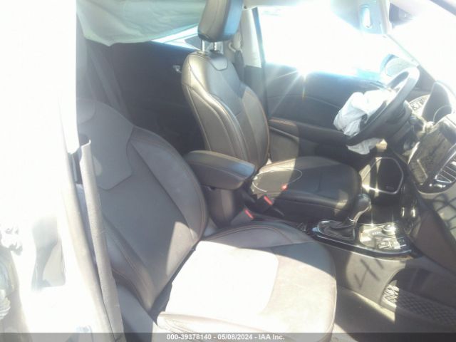 Photo 4 VIN: 3C4NJDCB4MT576450 - JEEP COMPASS 