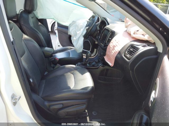 Photo 4 VIN: 3C4NJDCB5JT131355 - JEEP COMPASS 