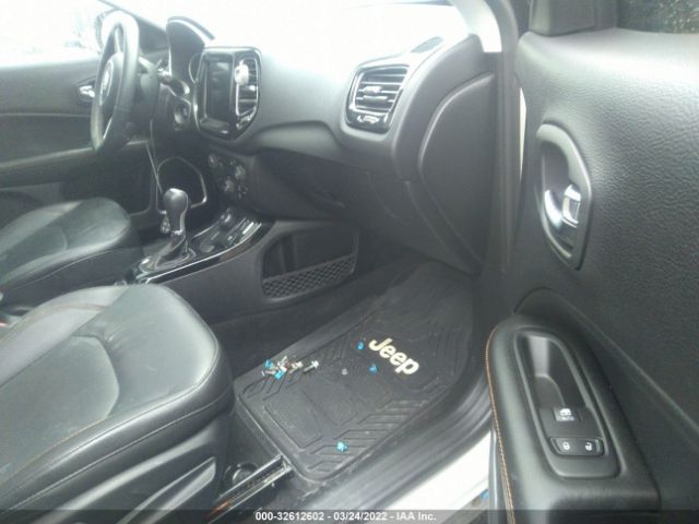 Photo 4 VIN: 3C4NJDCB5JT222397 - JEEP COMPASS 